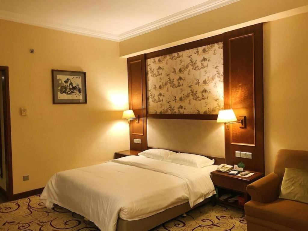 Fenggang Gladden Hotel Tiantangwei Esterno foto