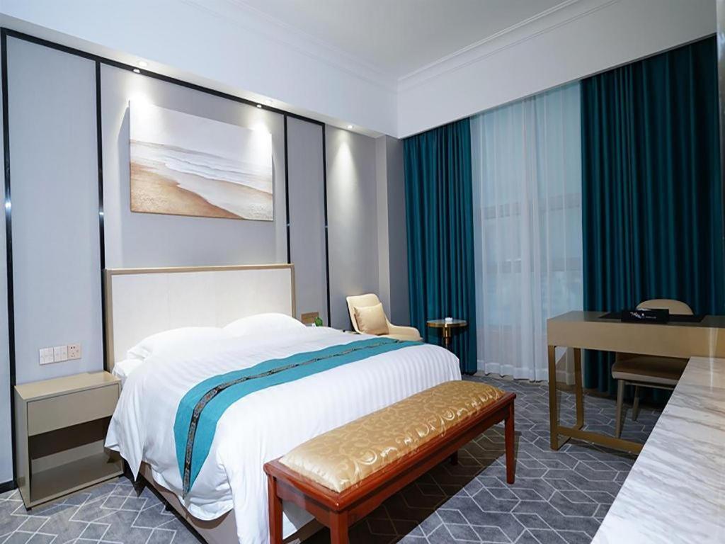 Fenggang Gladden Hotel Tiantangwei Esterno foto