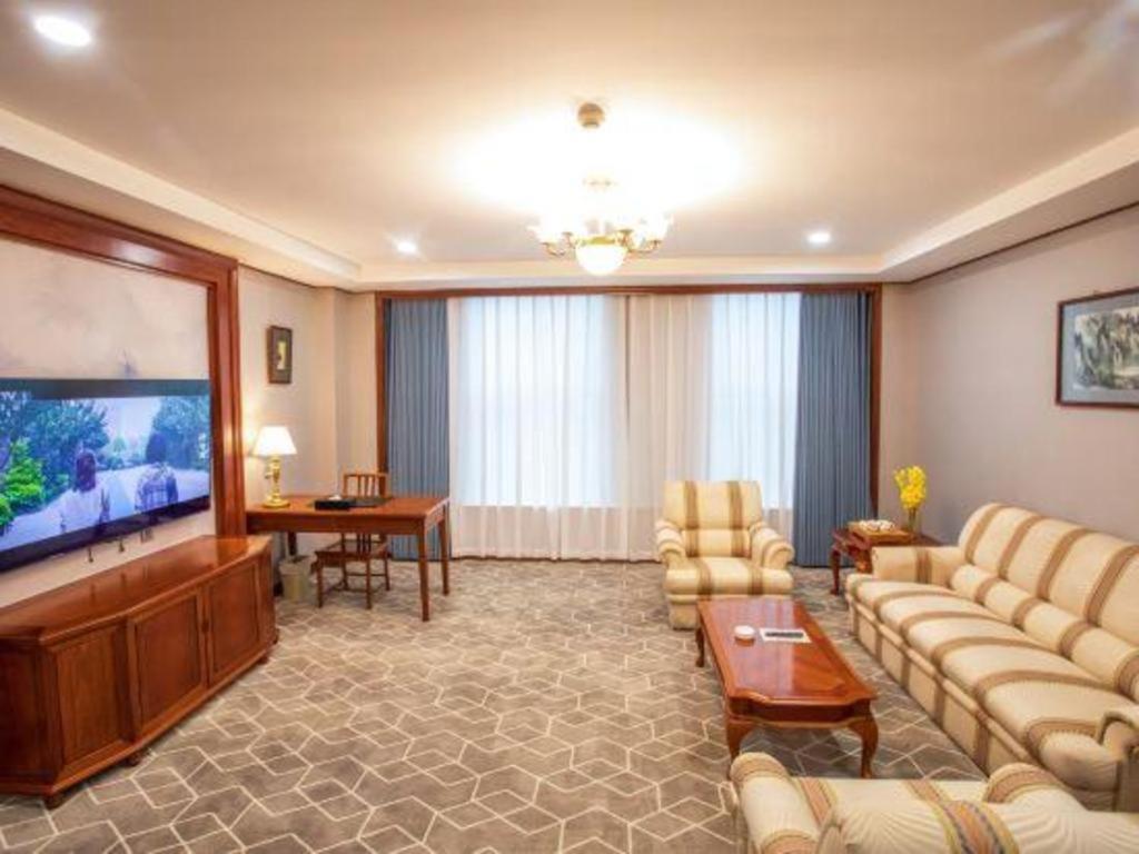 Fenggang Gladden Hotel Tiantangwei Esterno foto